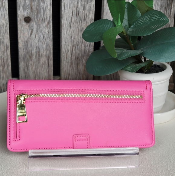 Steve Madden Vibrant Pink Wallet - Picture 4 of 7